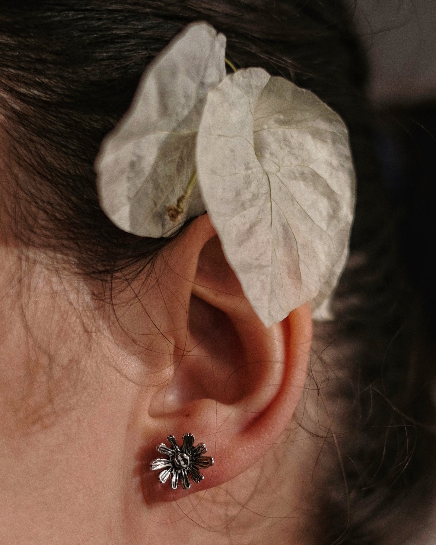 Earrings "The bee will sit"