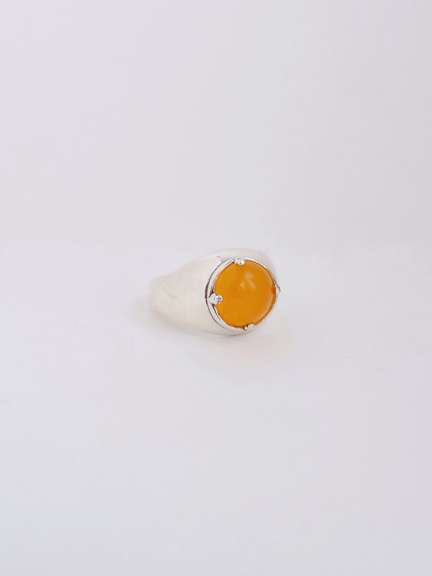 Ring "Jerelo" chalcedony orange