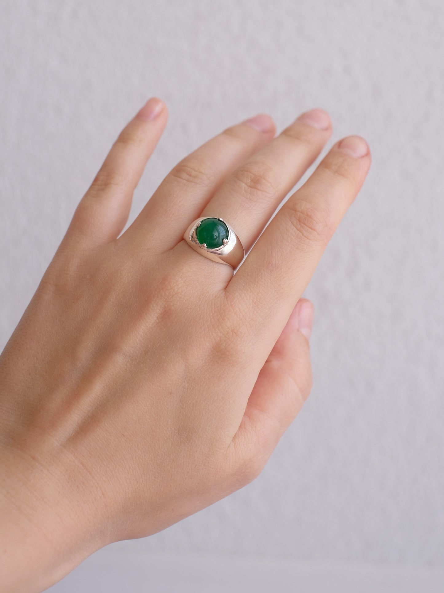 Ring "Jerelo" chalcedony green