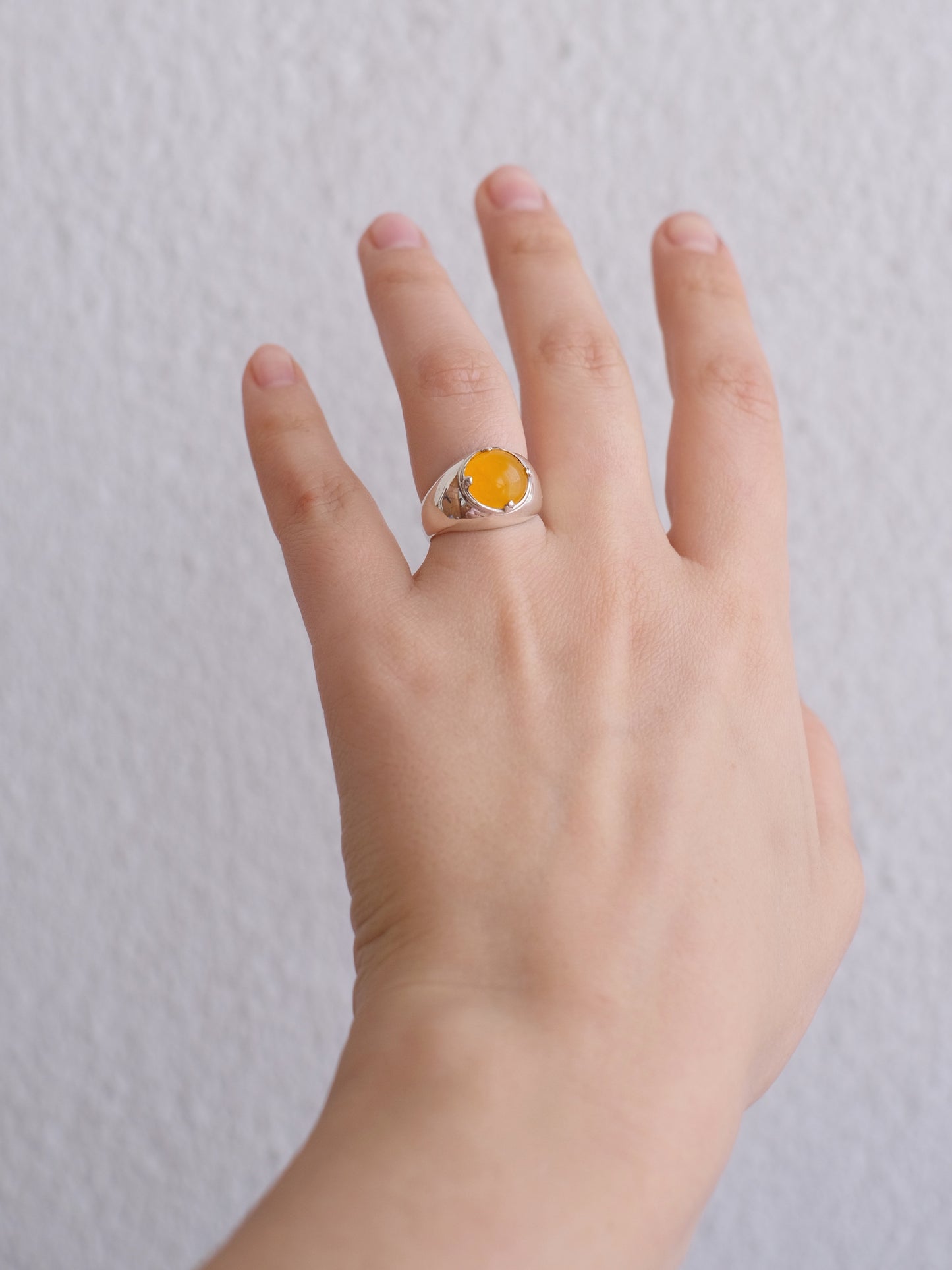 Ring "Jerelo" chalcedony orange