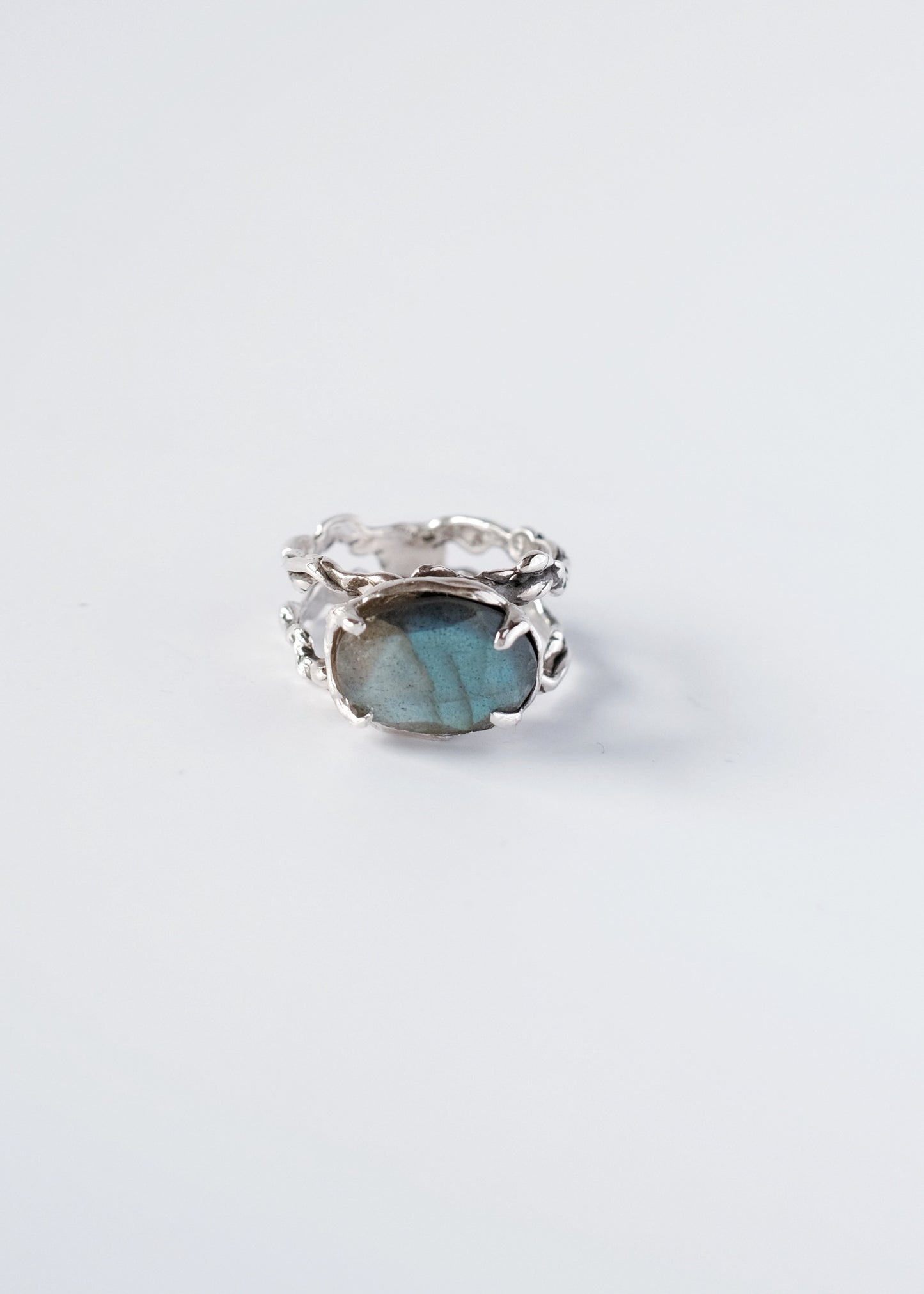 Ring mit großem Labradorit