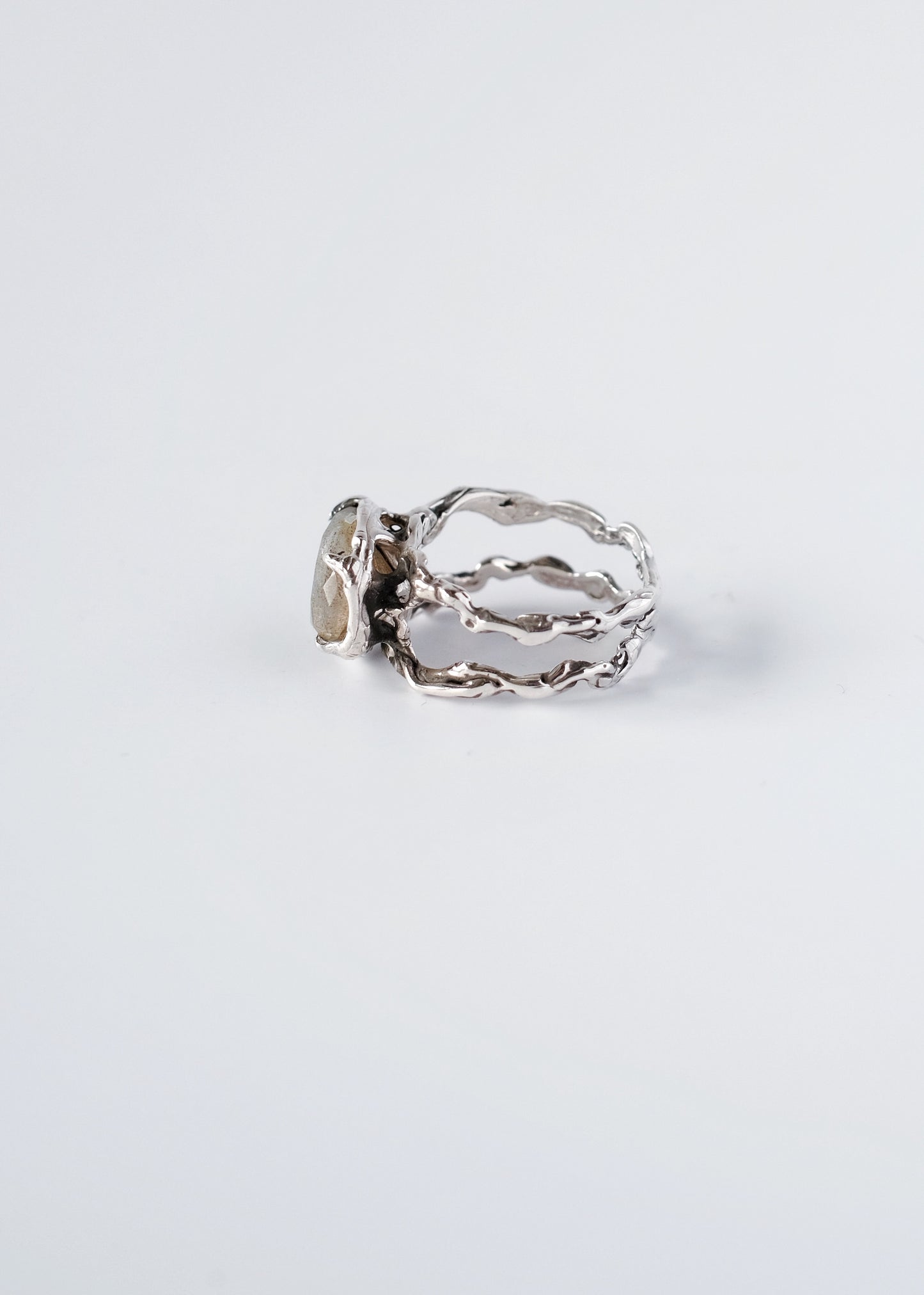 Ring mit großem Labradorit