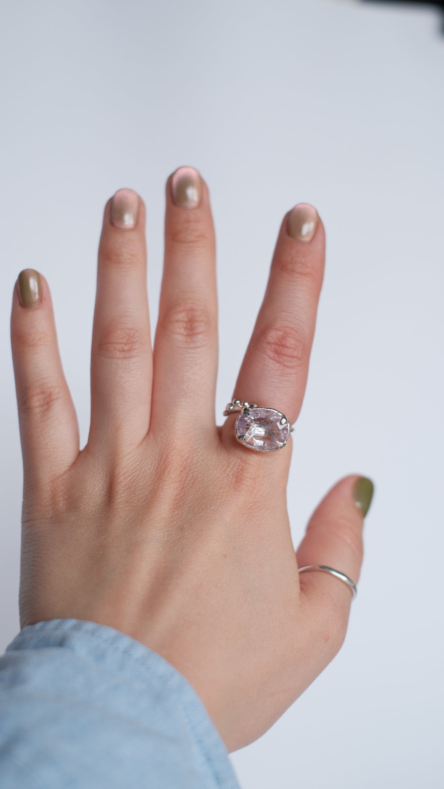 Ring mit großem rosa Amethyst