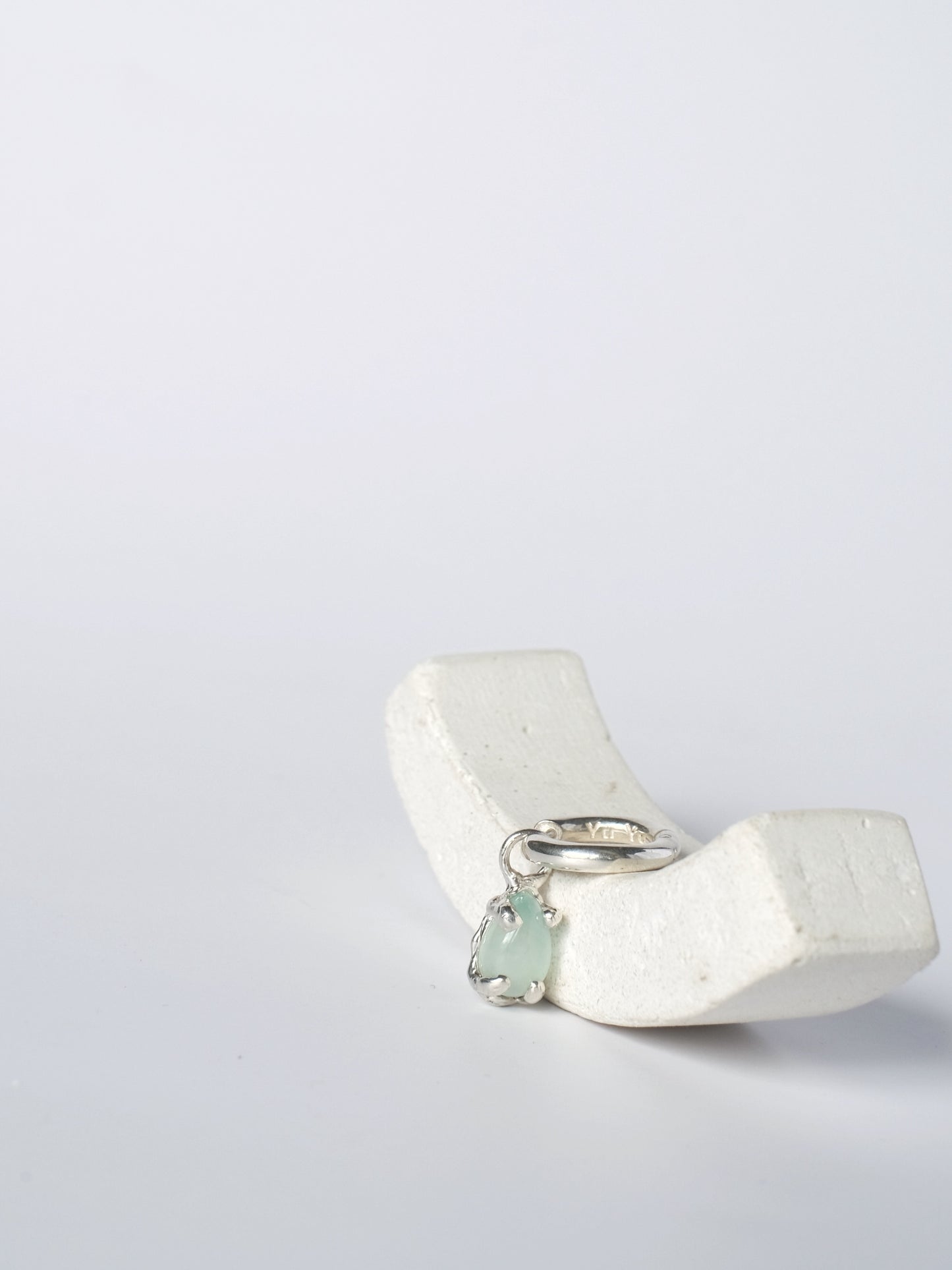 Mono Earring with Chalcedony