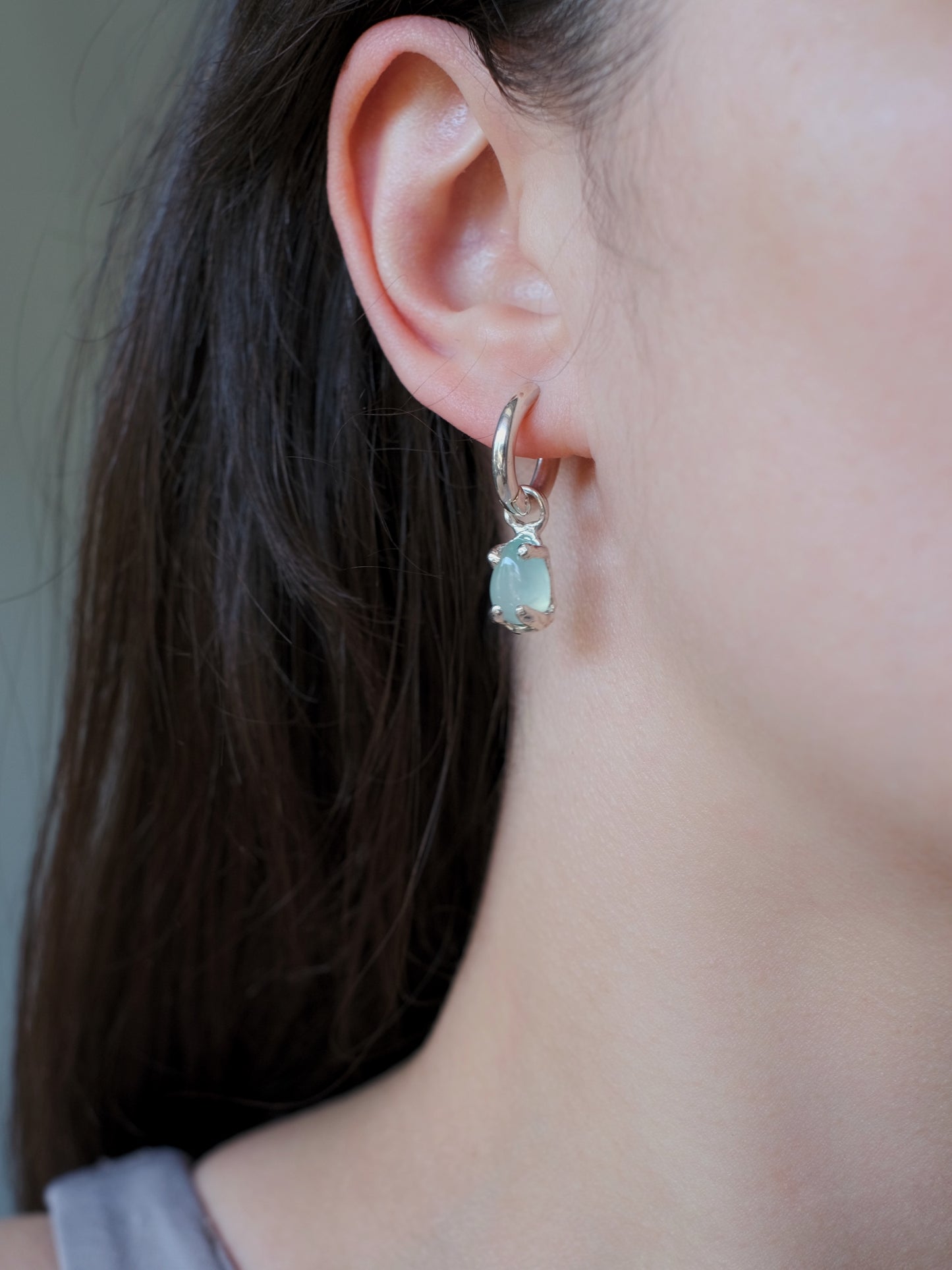 Mono Earring with Chalcedony